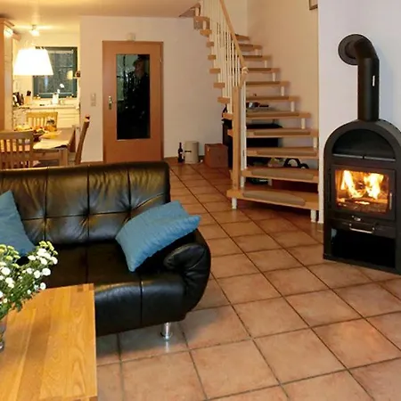 Reetdachhaus Malve 3 * Puddemin