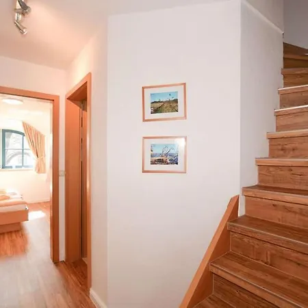 Reetdachhaus Malve 3 * Puddemin